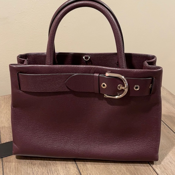 henri bendel Handbags - Henri Bendel handbag . Burgundy leather.